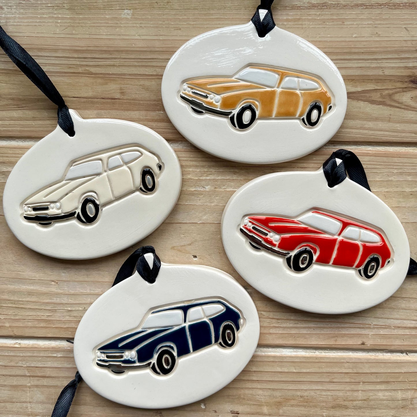 Reliant Scimitar Ornament