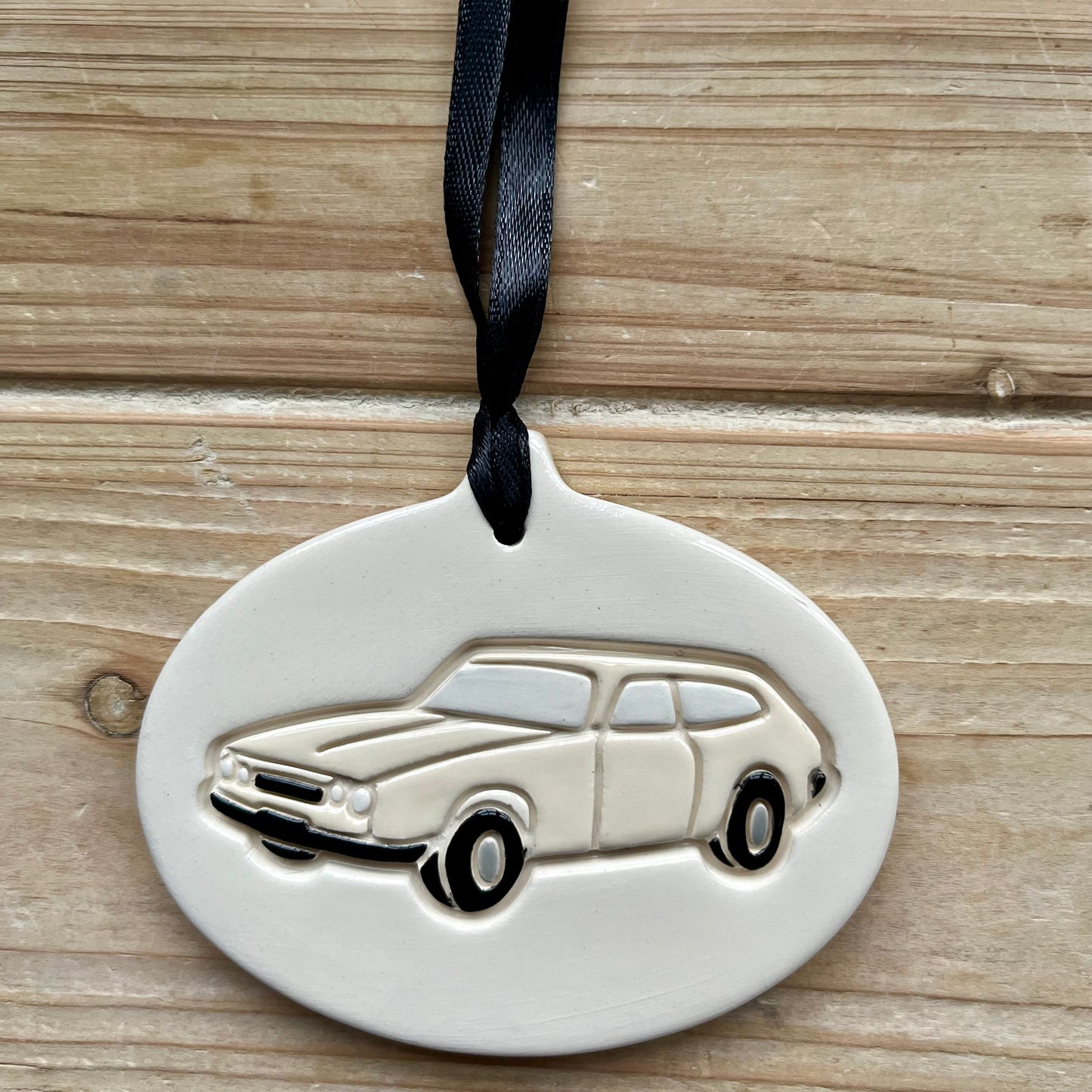 Reliant Scimitar Ornament